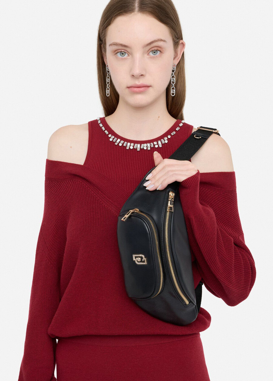pochette avec sac à main