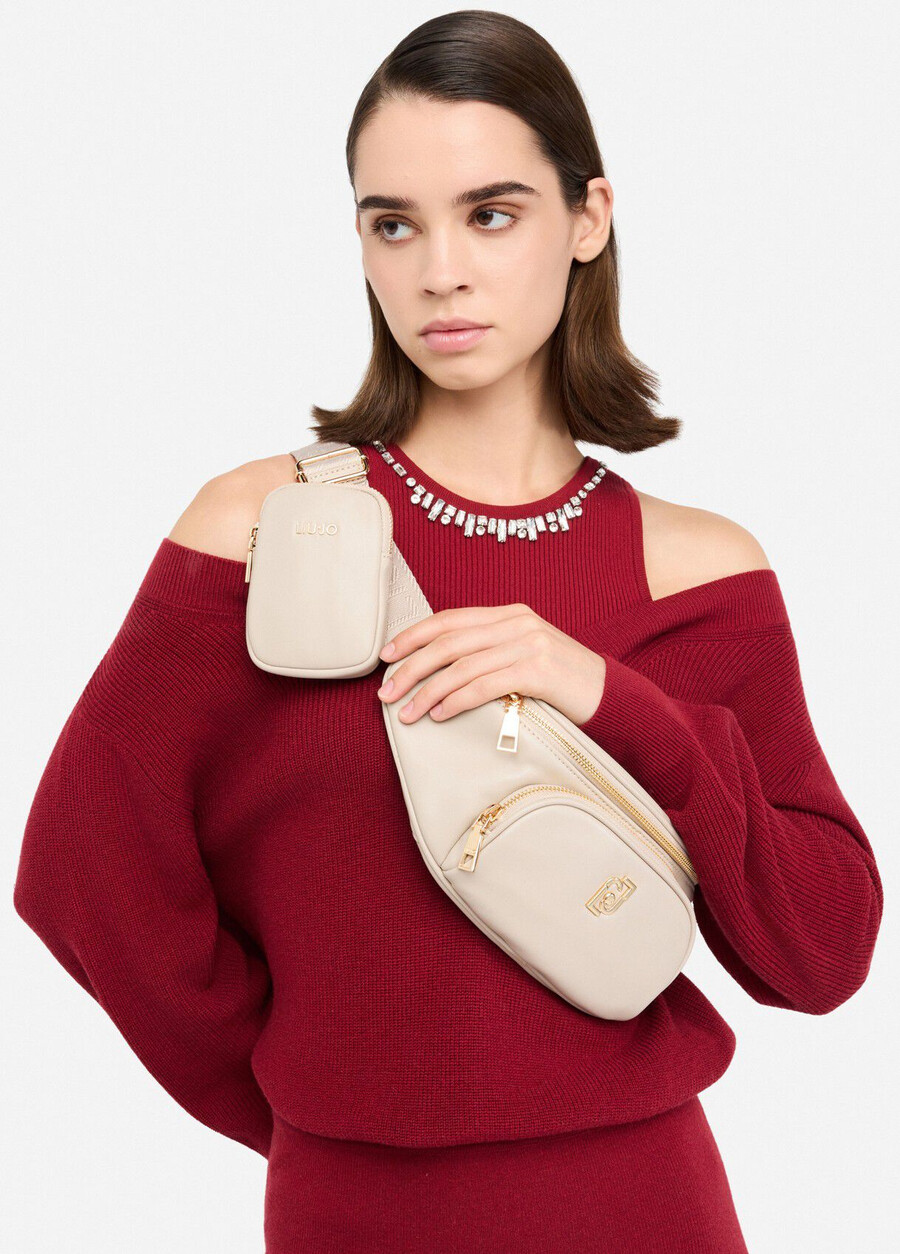 pochette avec sac à main