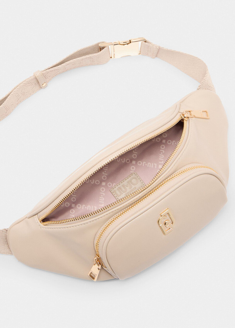 pochette avec sac à main