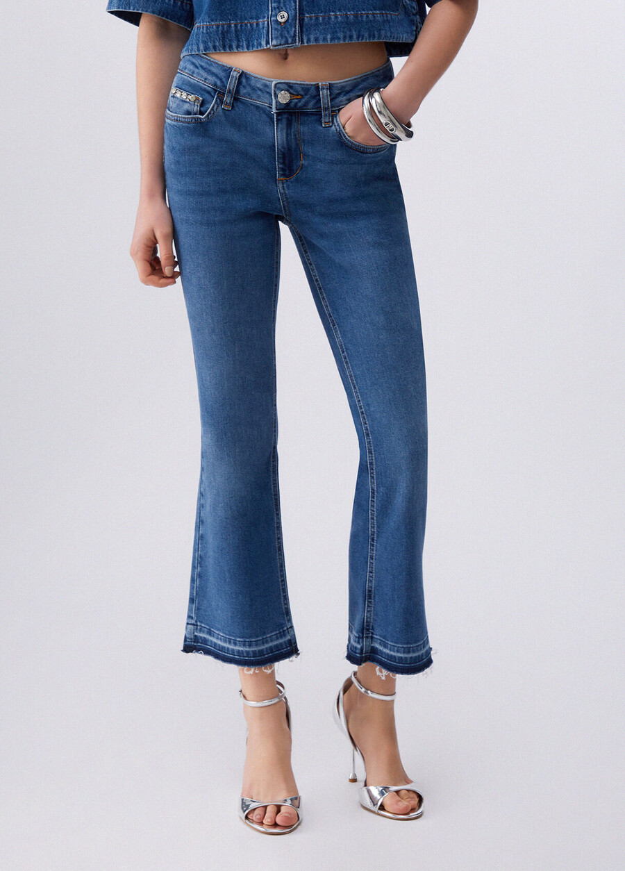 jeans bootcut à ourlets non finis