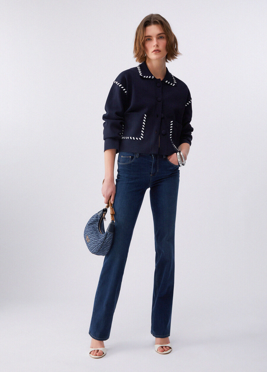 jean bootcut à la coupe incroyable