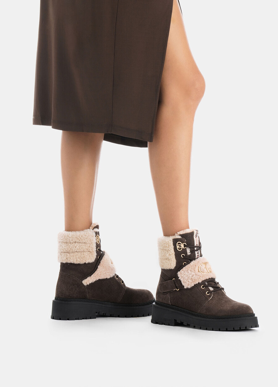 bottes de combat en daim avec détails chauds