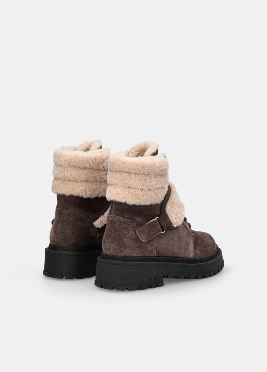 bottes de combat en daim avec détails chauds