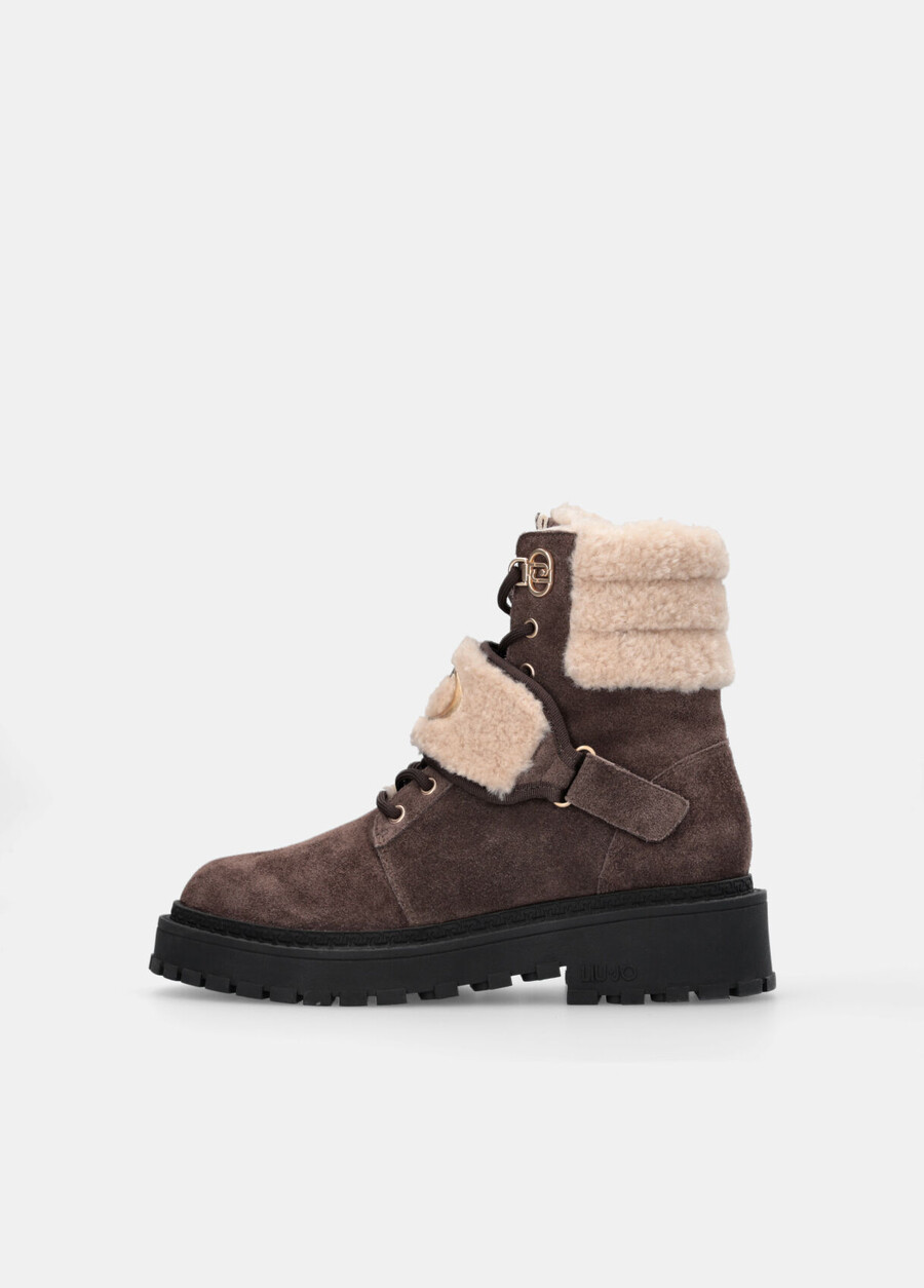 bottes de combat en daim avec détails chauds