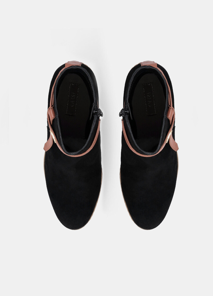 bottines en daim à talon compensé