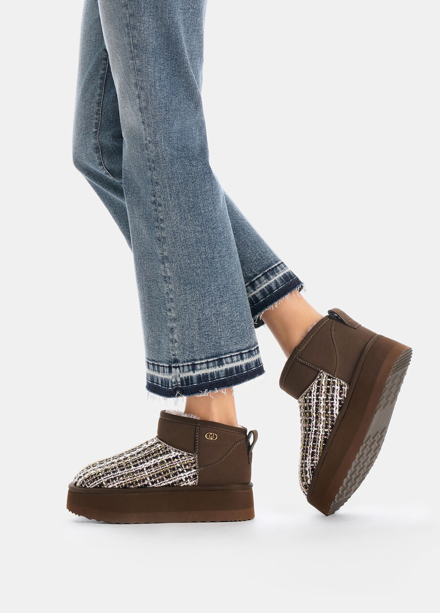 bottines chaudes à détails bouclés