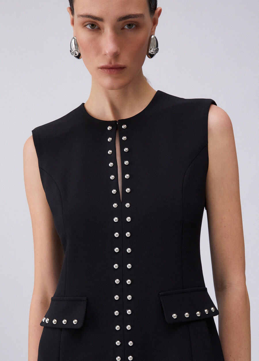 robe courte à clous