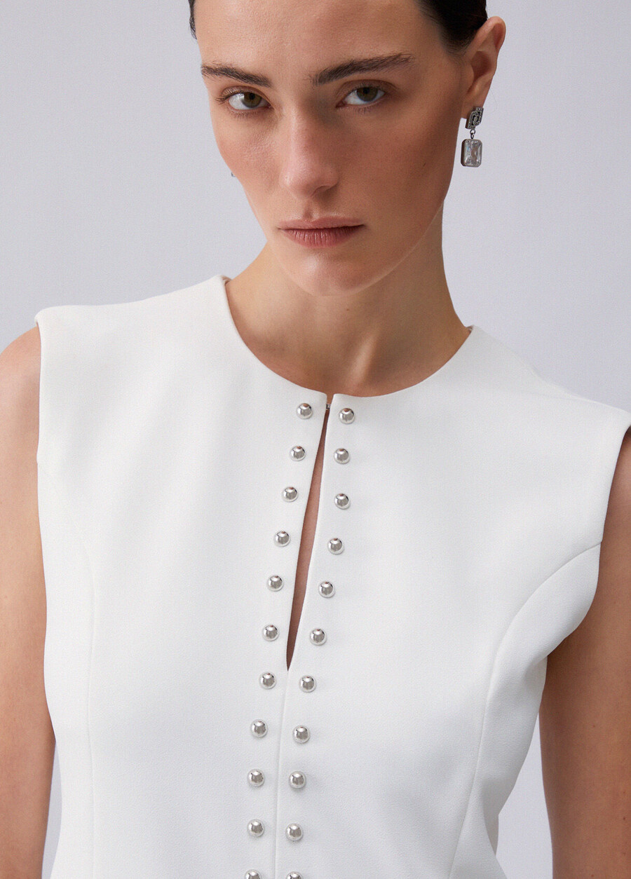 robe courte à clous