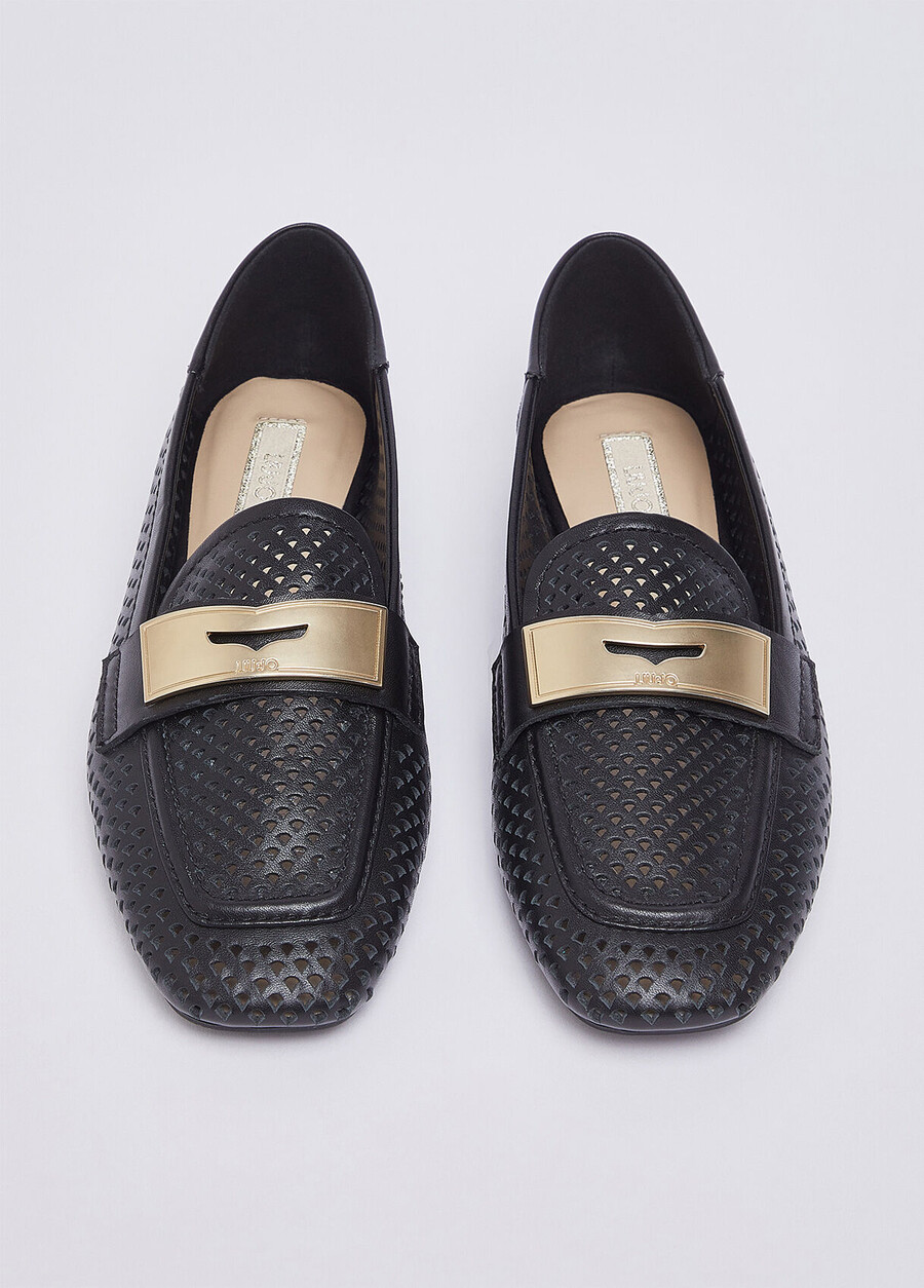 mocassin en cuir ajouré