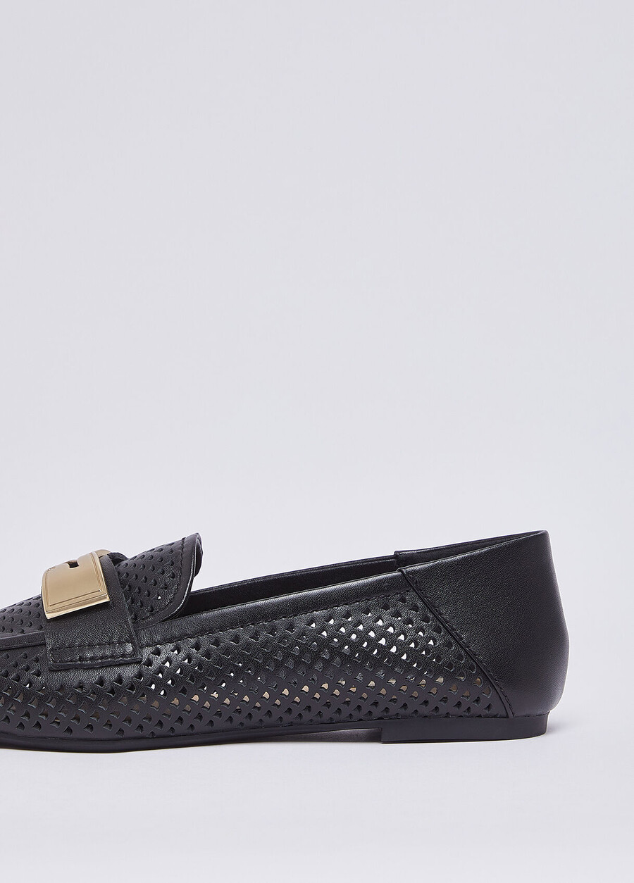 mocassin en cuir ajouré