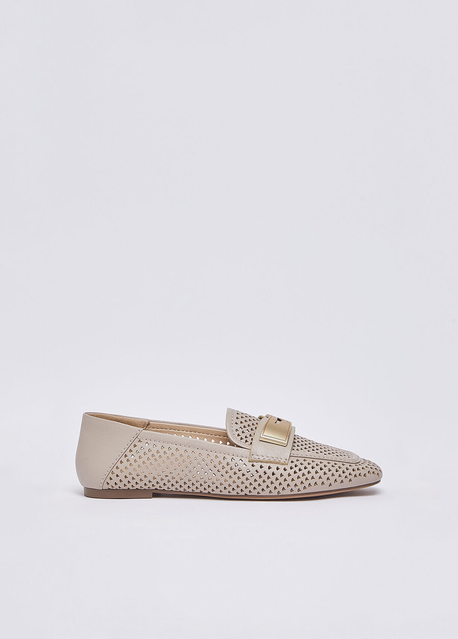 mocassin en cuir ajouré