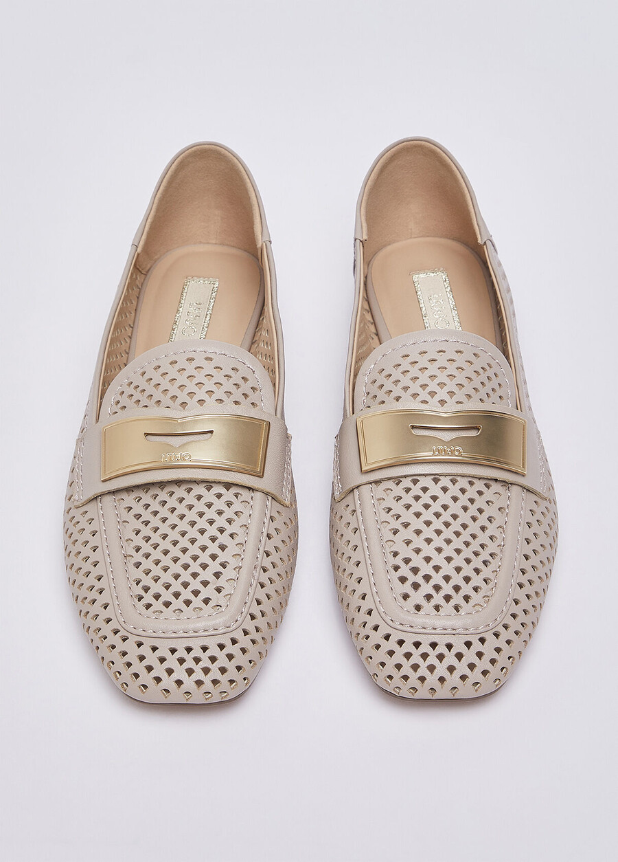 mocassin en cuir ajouré
