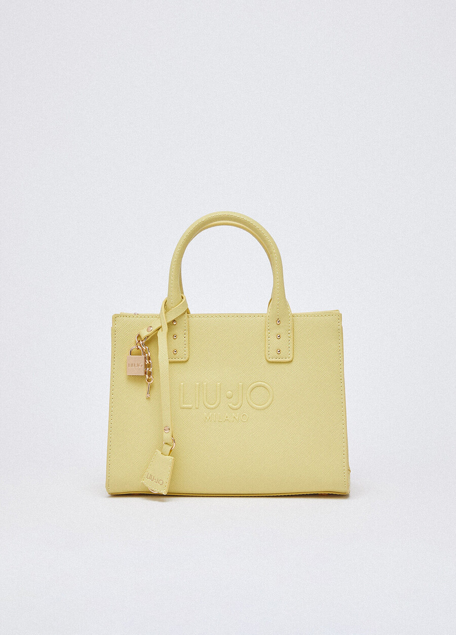 petit sac à main avec breloque