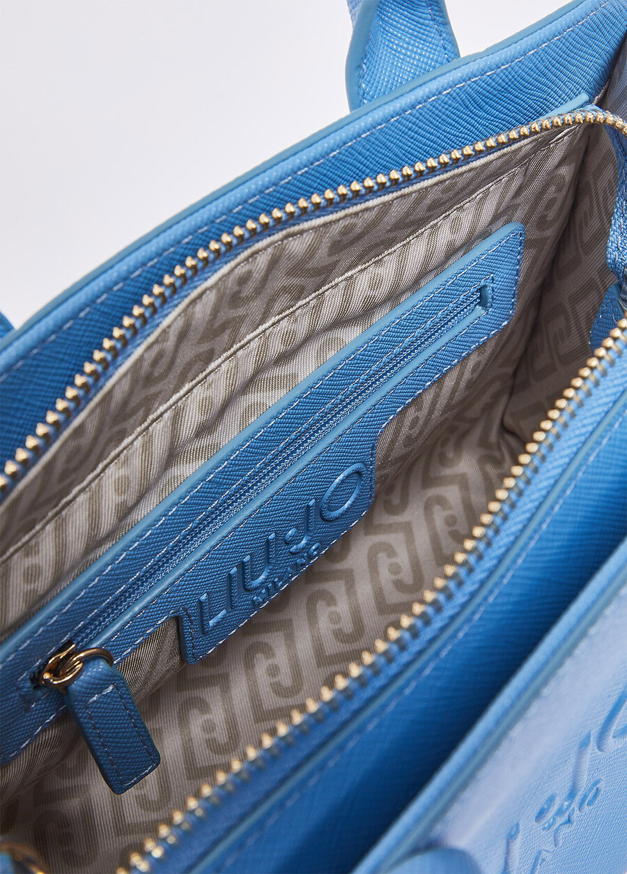 petit sac à main avec breloque