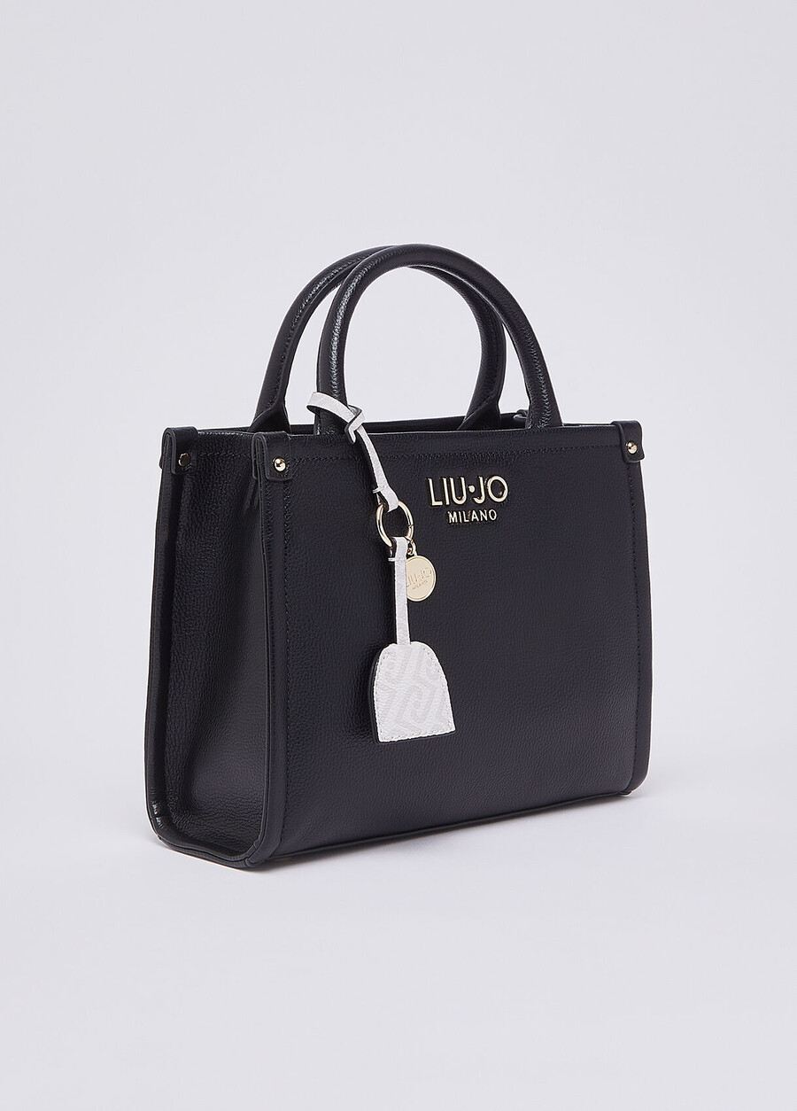 petit sac à main avec breloque