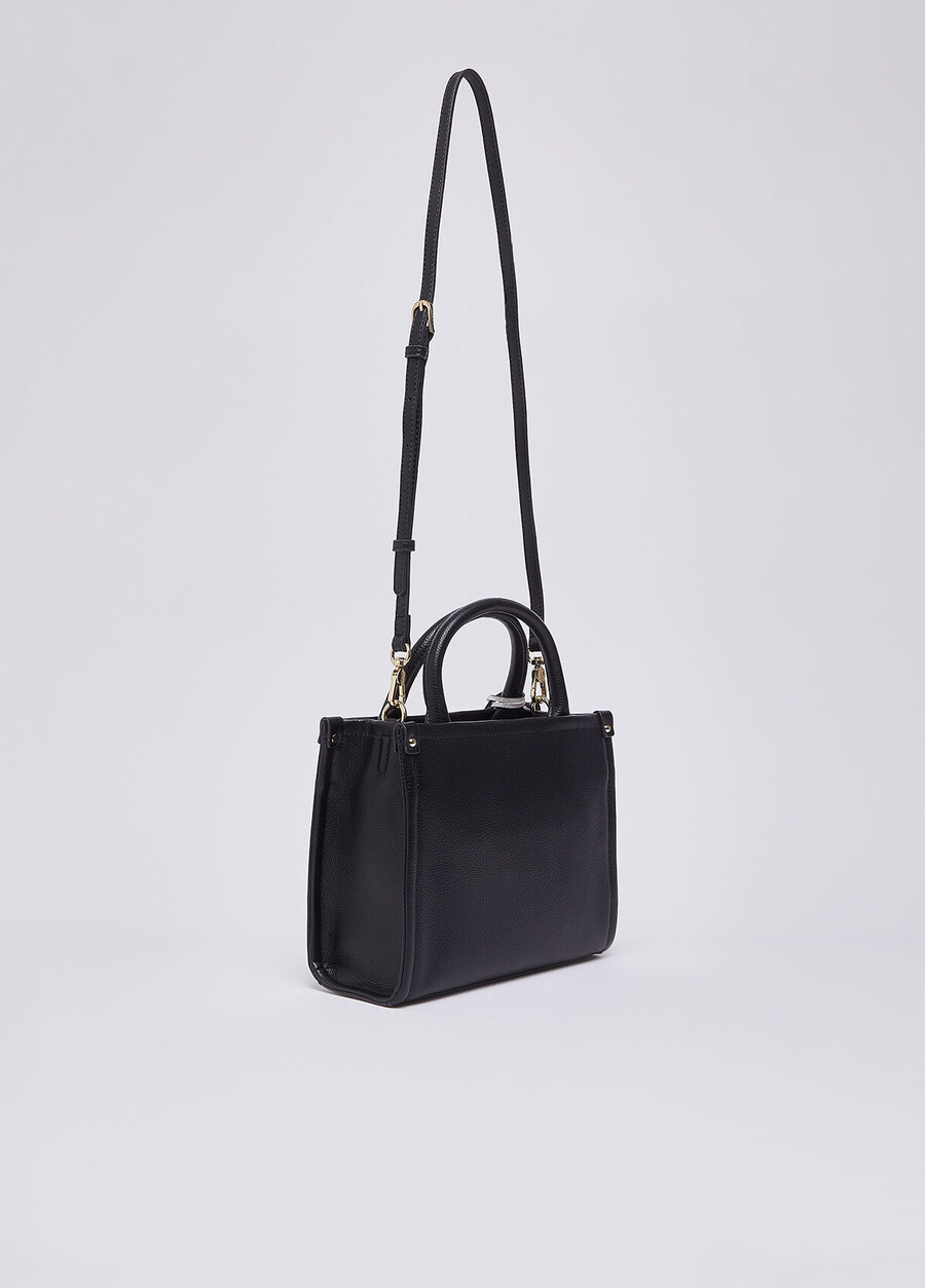 petit sac à main avec breloque