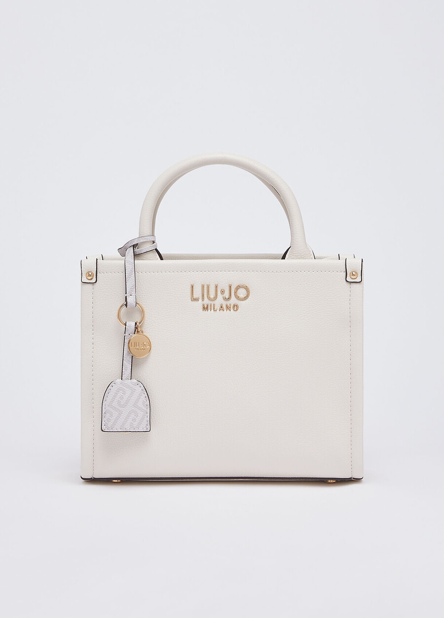 petit sac à main avec breloque