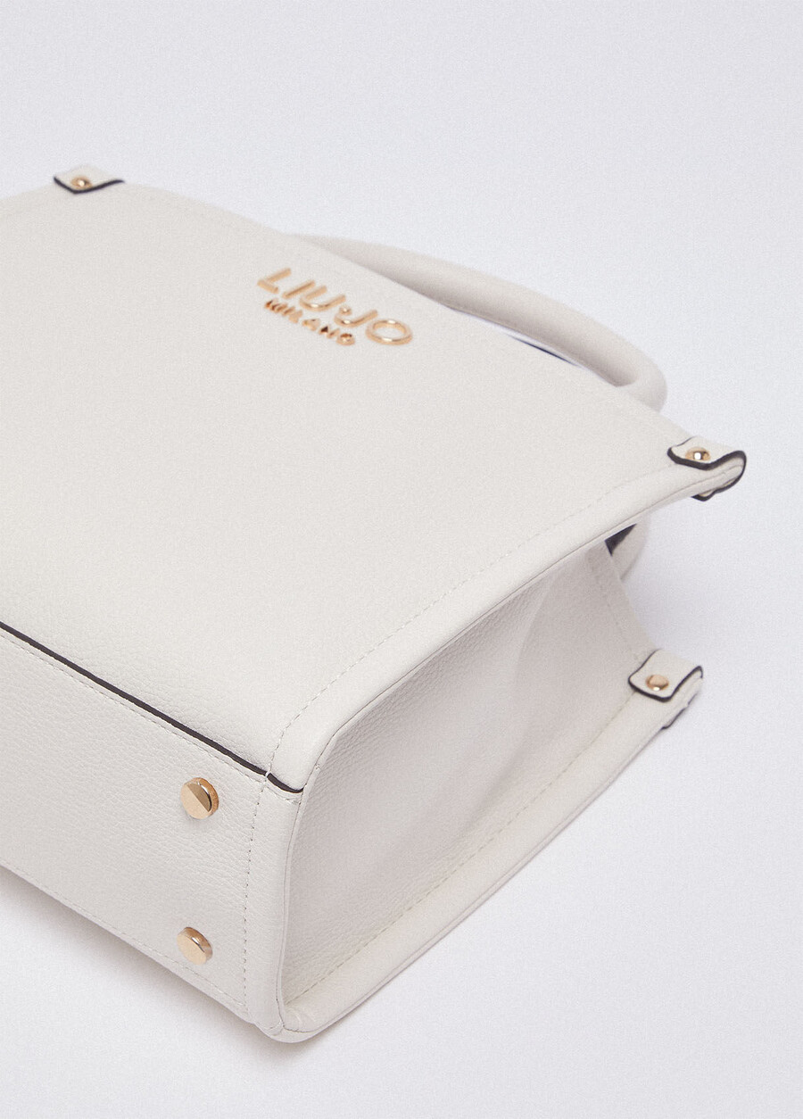 petit sac à main avec breloque