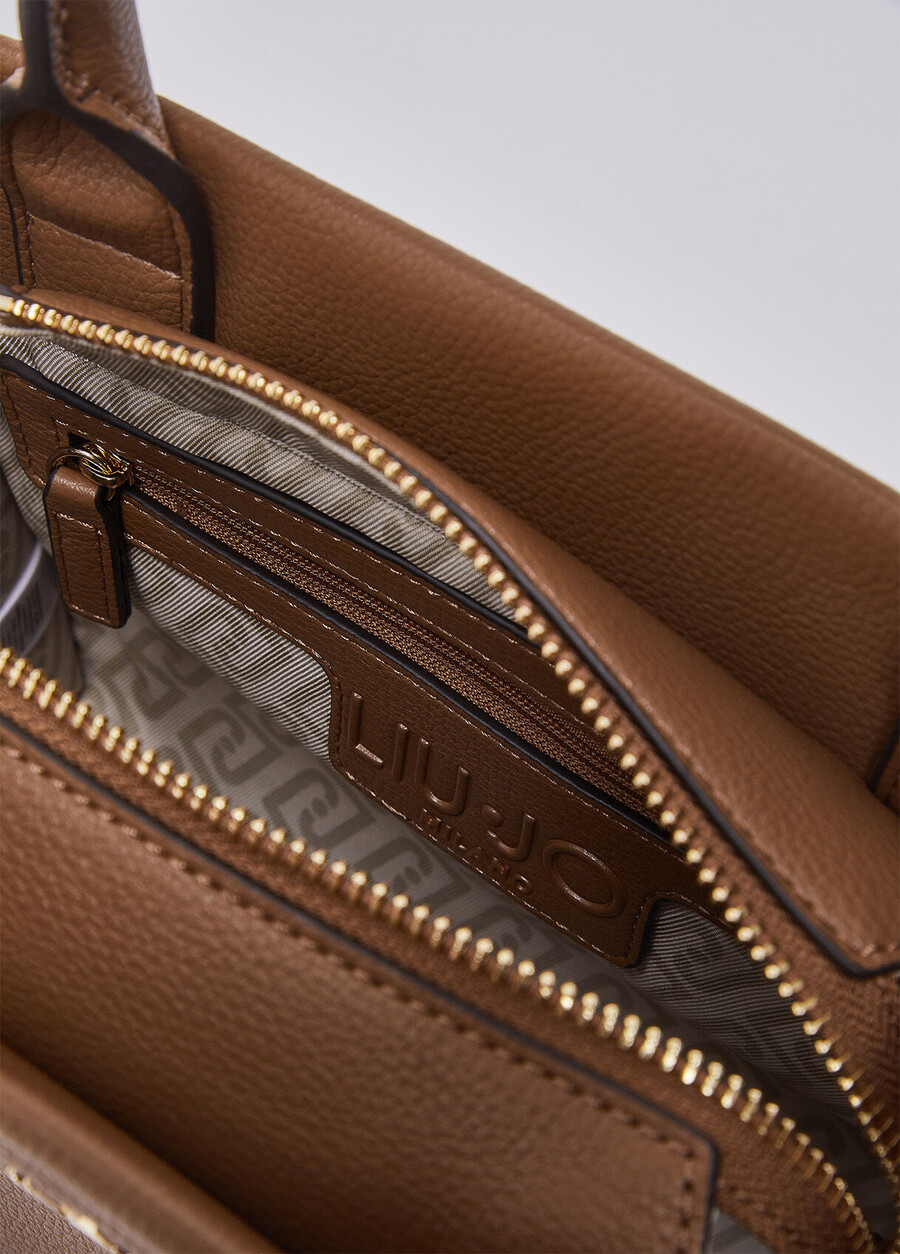 petit sac à main avec breloque