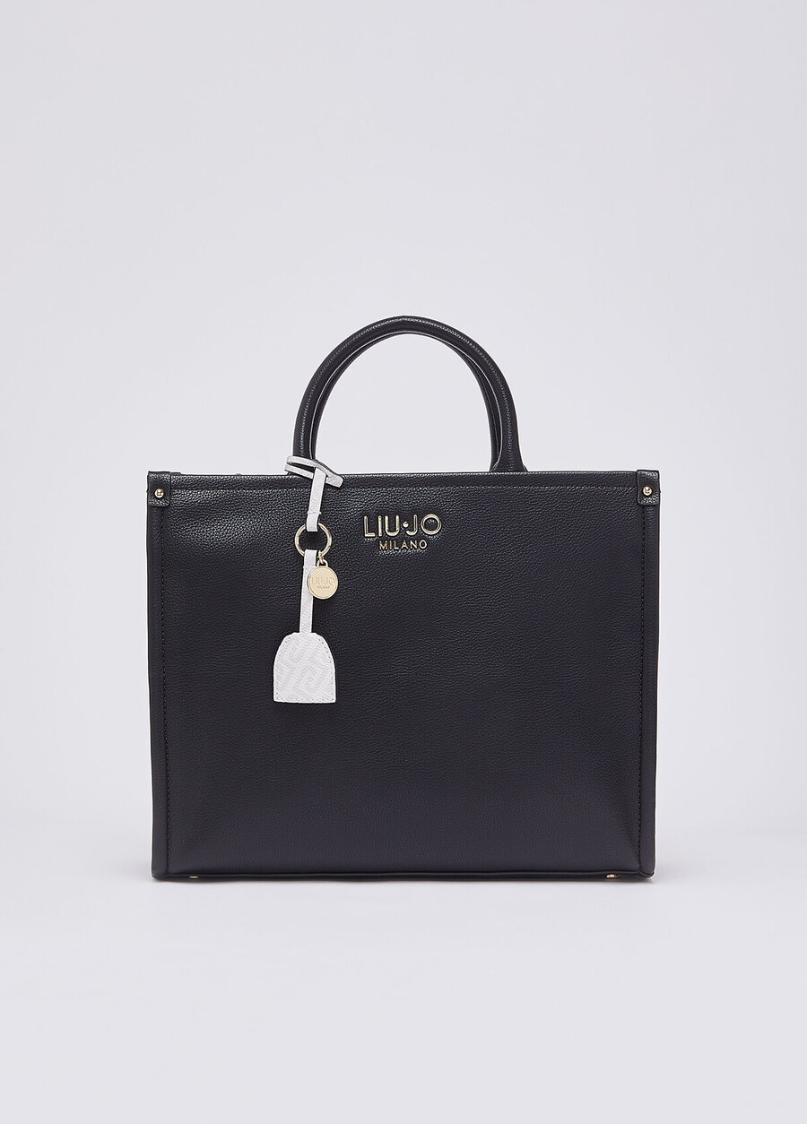sac à main moyen avec breloque