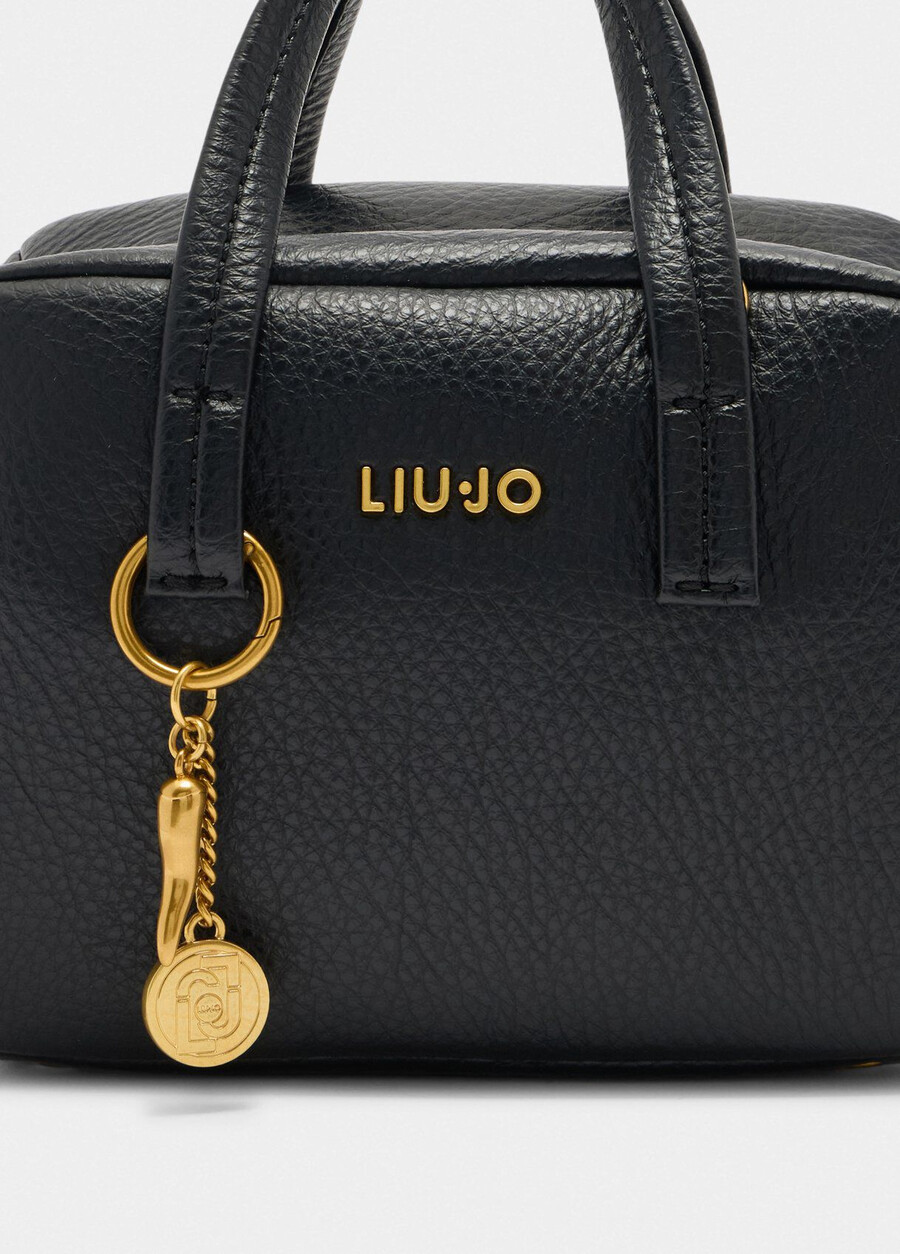 petit sac avec breloque