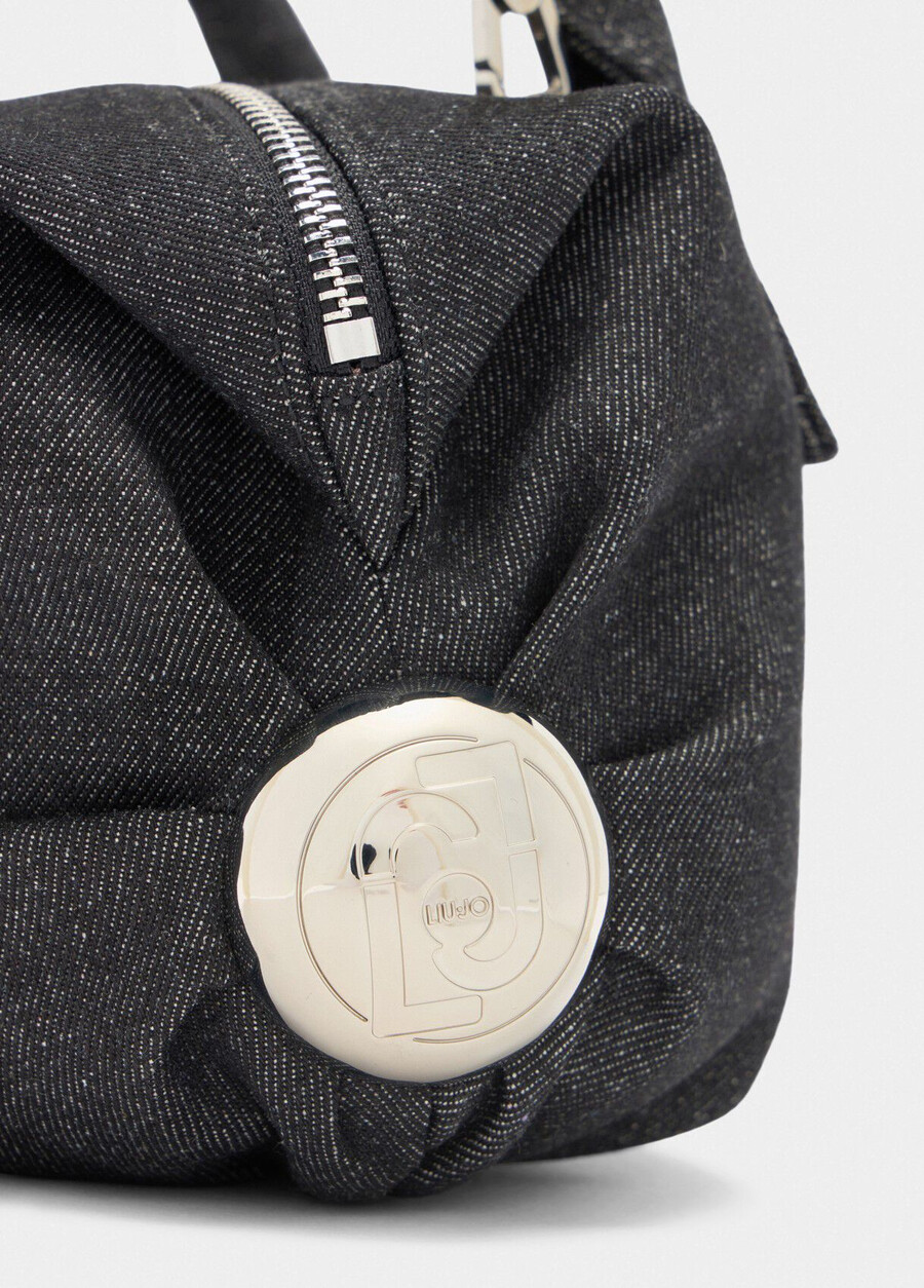 petit sac avec breloque