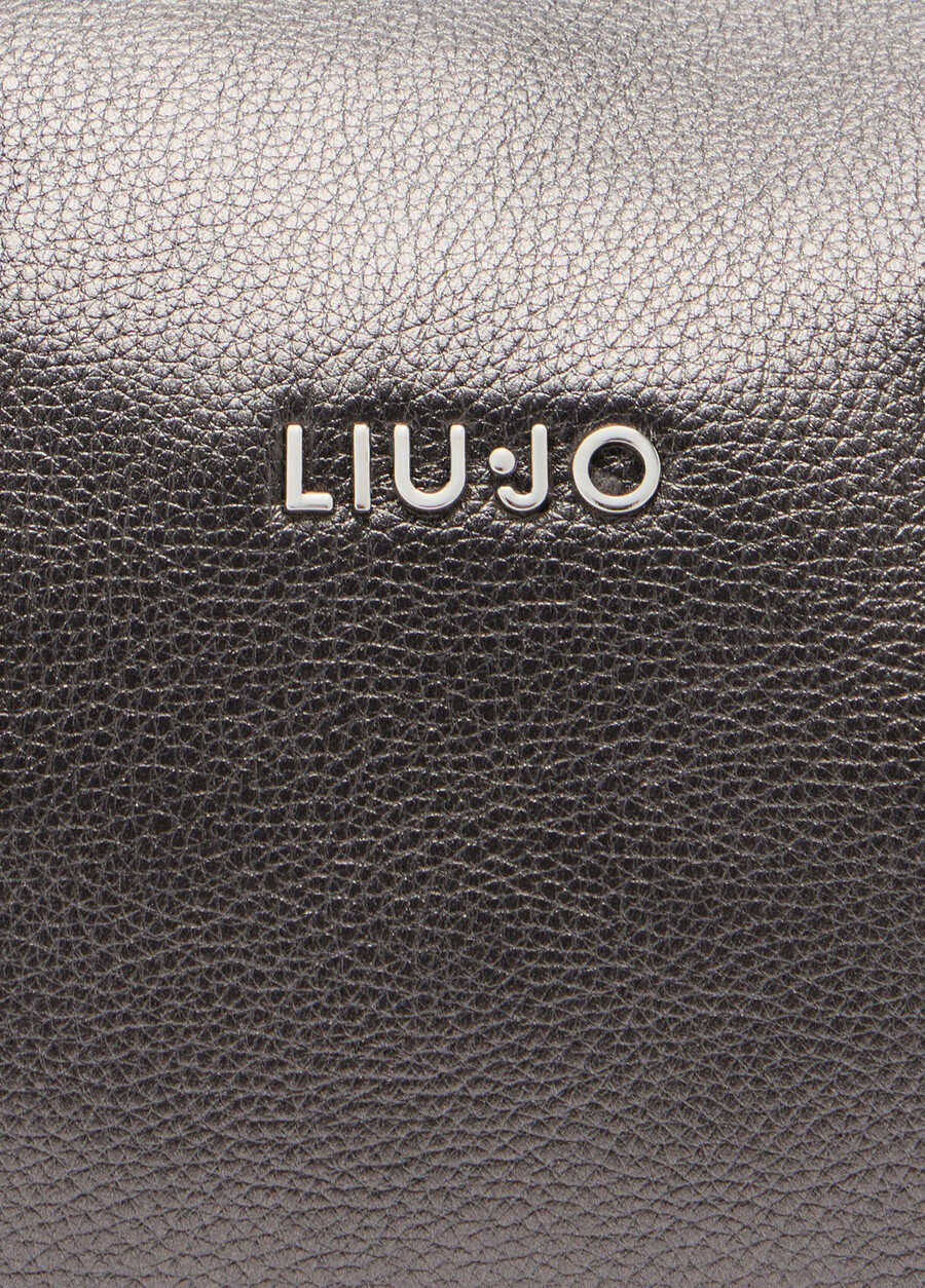 petit sac avec breloque