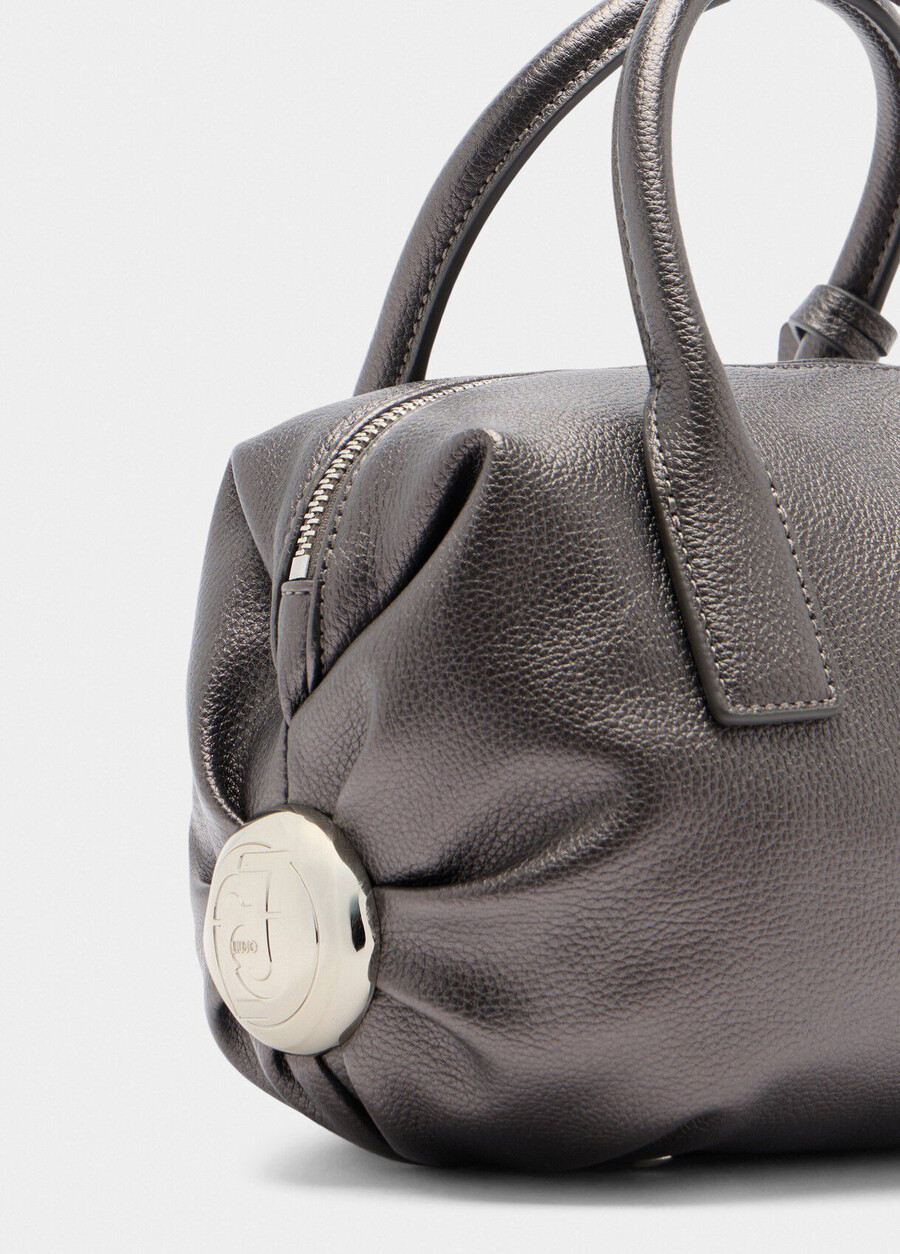 petit sac avec breloque