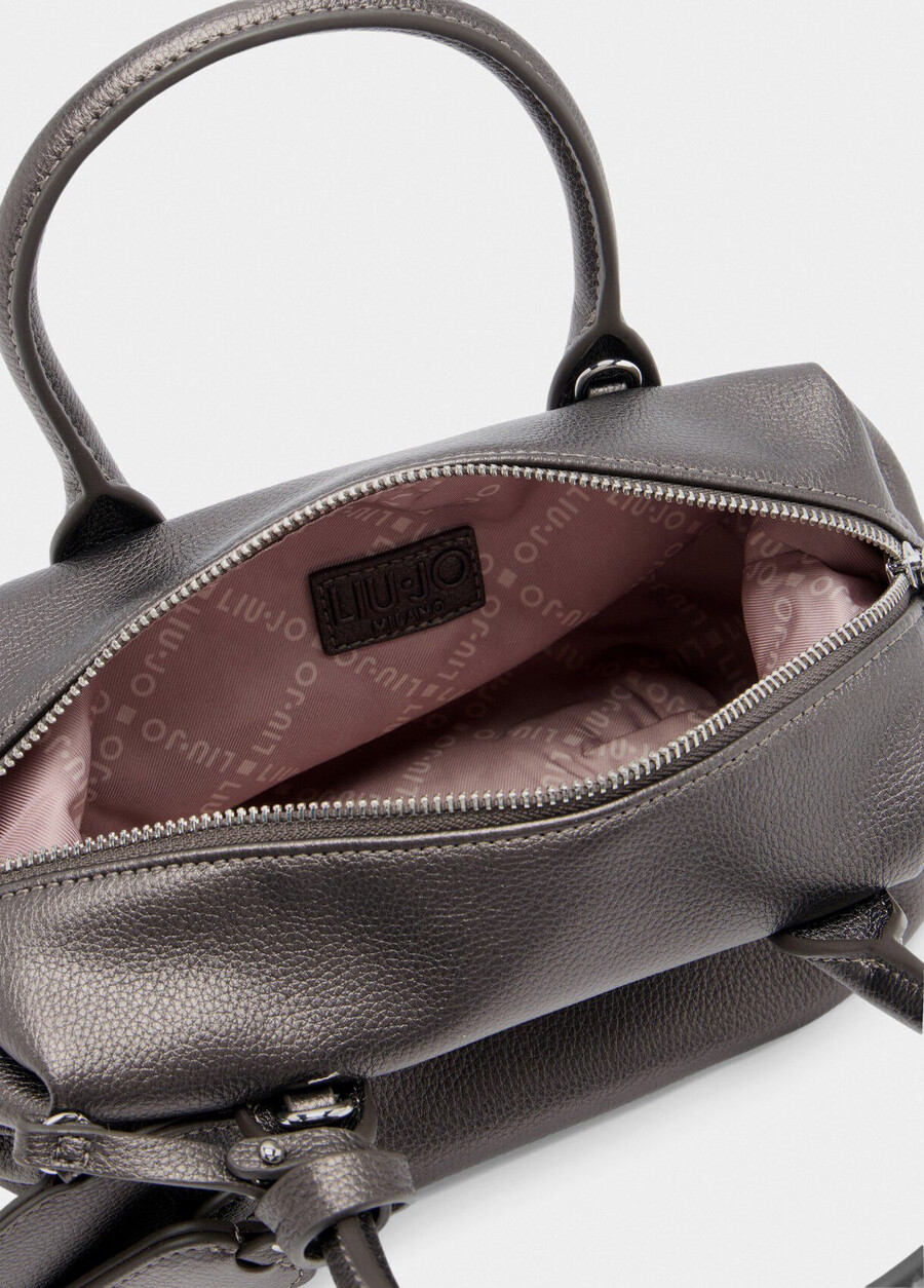 petit sac avec breloque