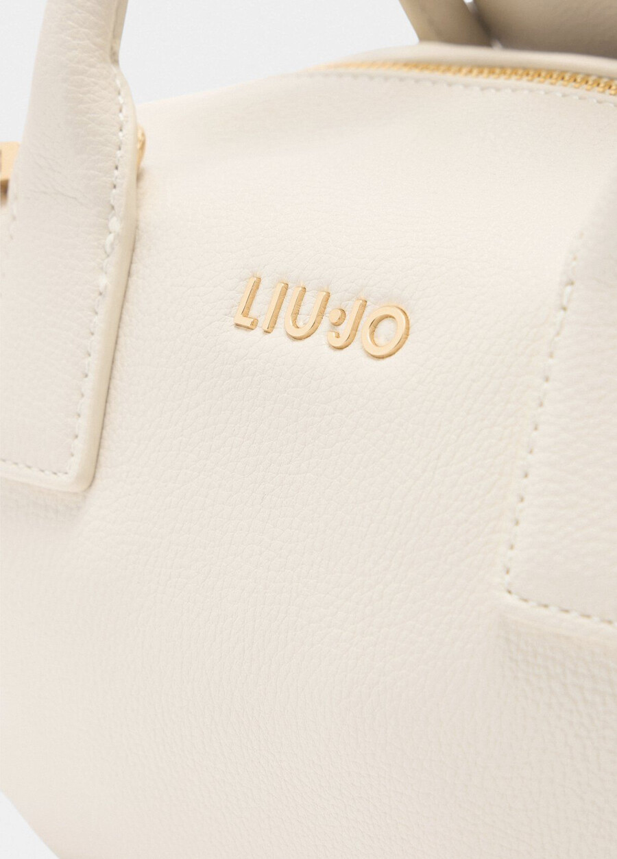petit sac avec breloque