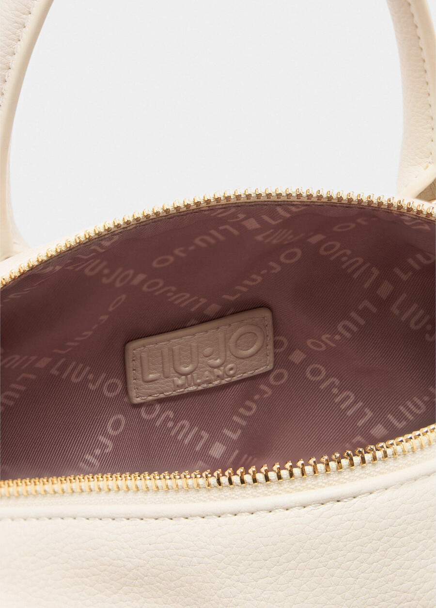 petit sac avec breloque