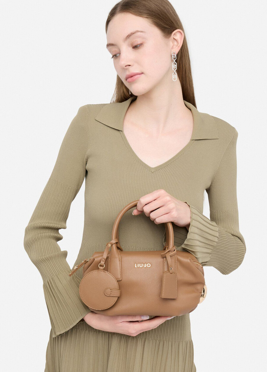 petit sac avec breloque