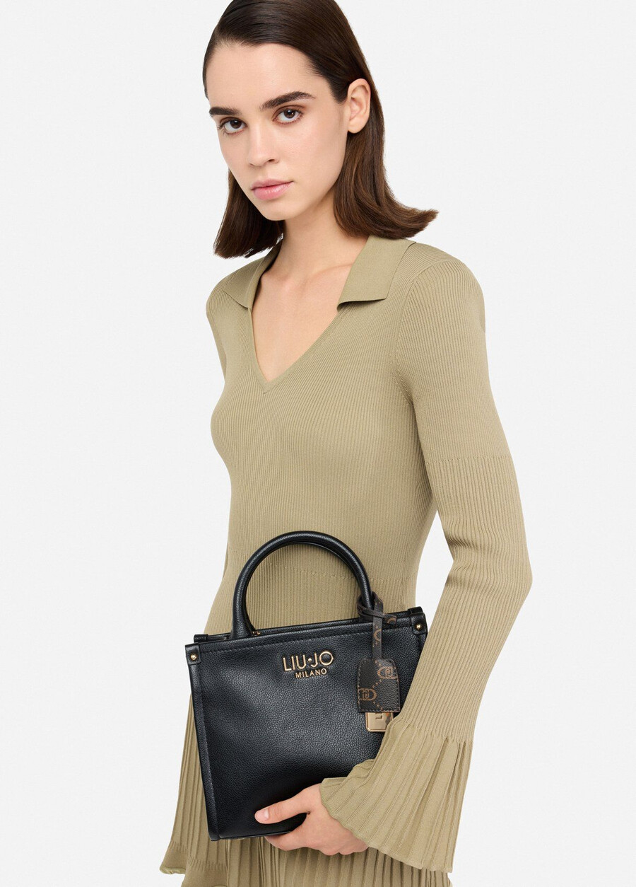 petit sac avec breloque