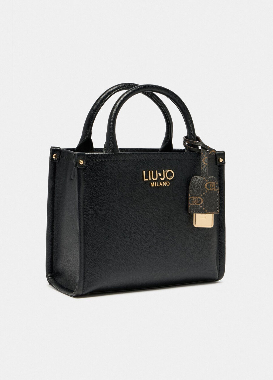 petit sac avec breloque