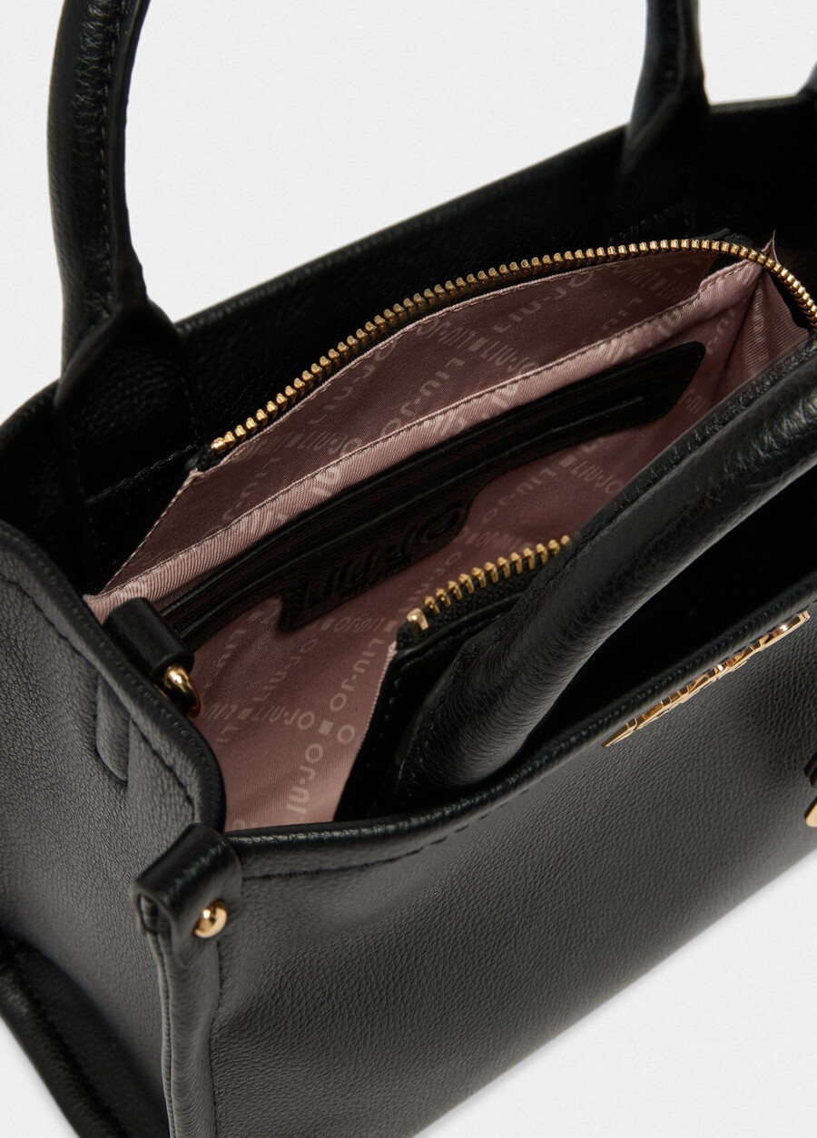 petit sac avec breloque