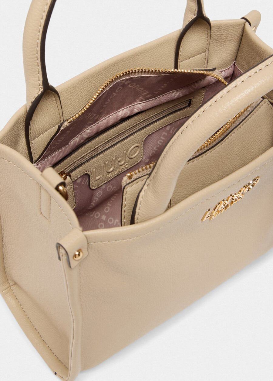 petit sac avec breloque