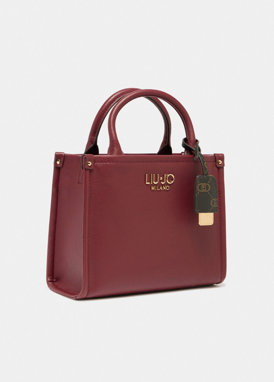 petit sac avec breloque