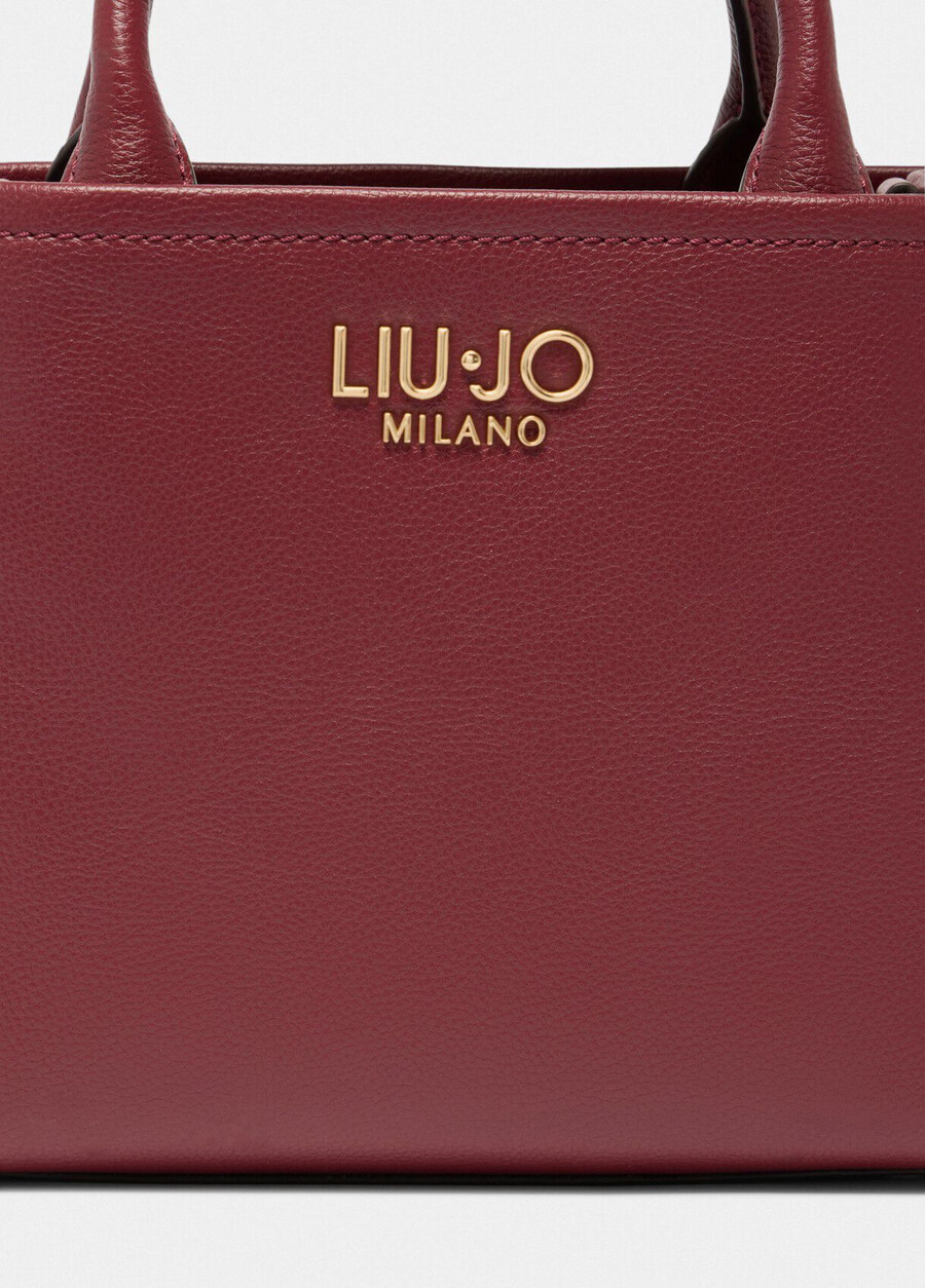 petit sac avec breloque