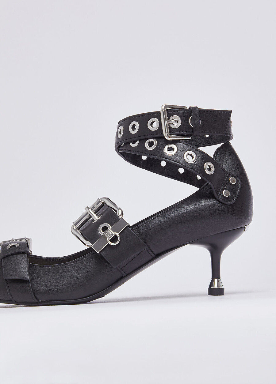escarpins en cuir à boucles
