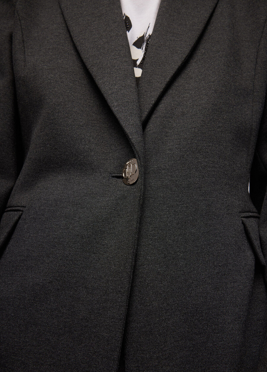 blazer avec détail de broche