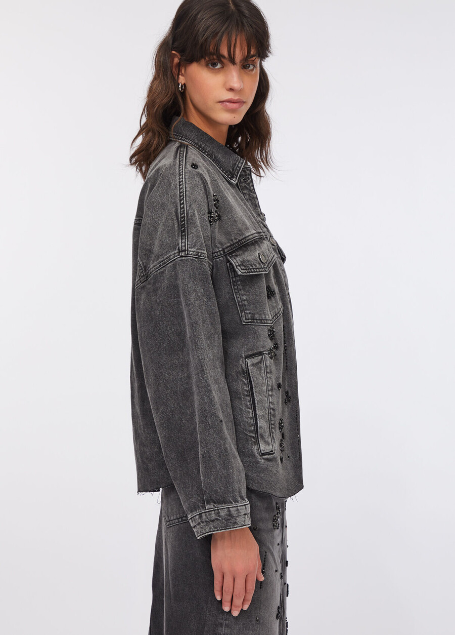 veste en jean ornée de strass