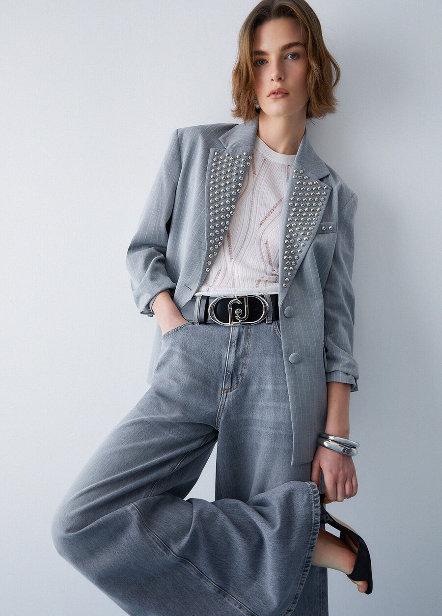 blazer à fines rayures cloutées