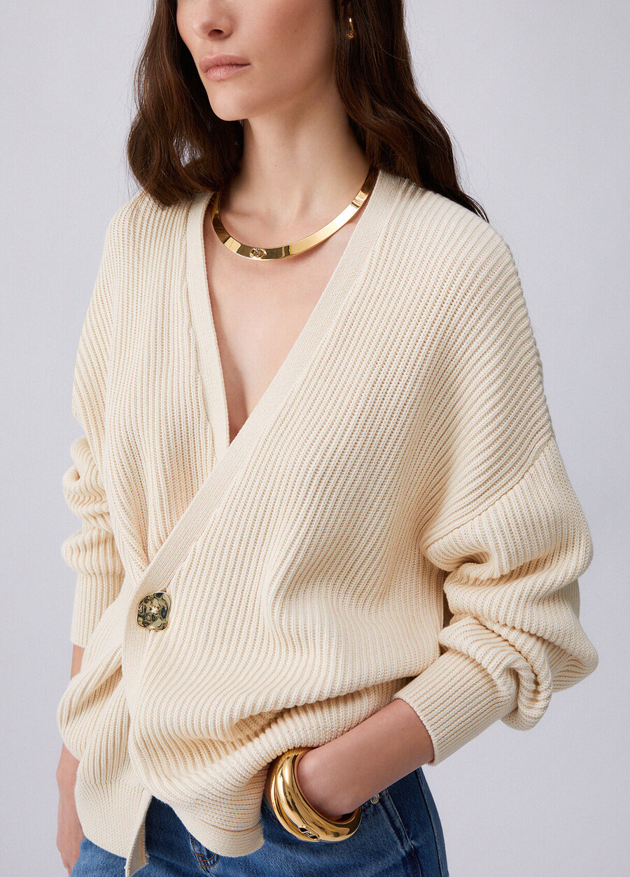 gilet orné de bijoux