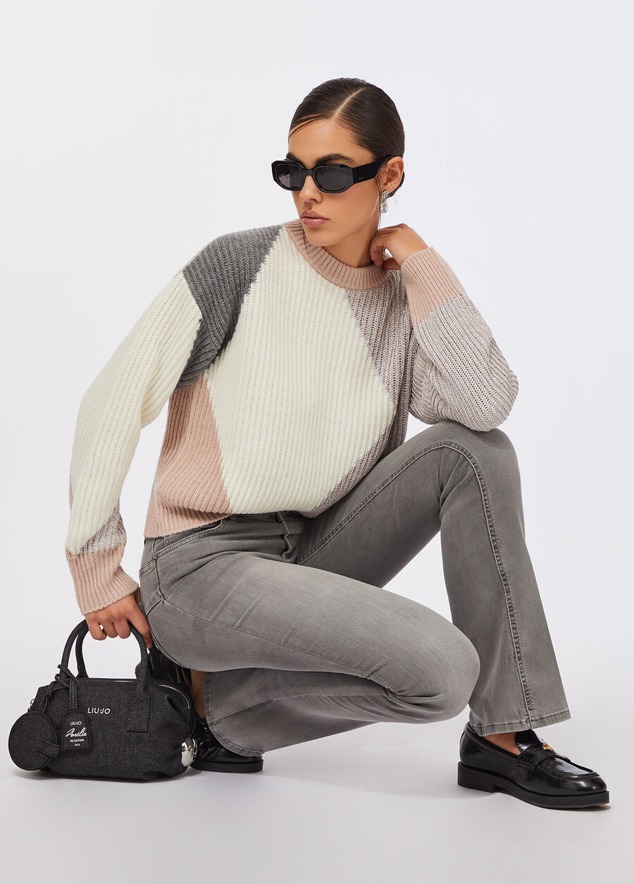 pull en laine avec empiècements