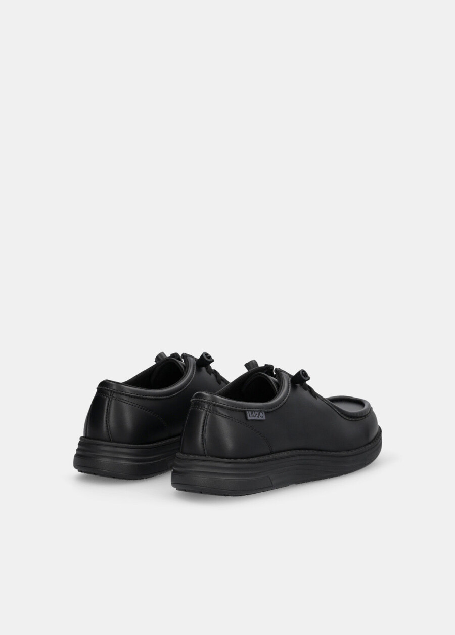 mocassins en cuir à lacets