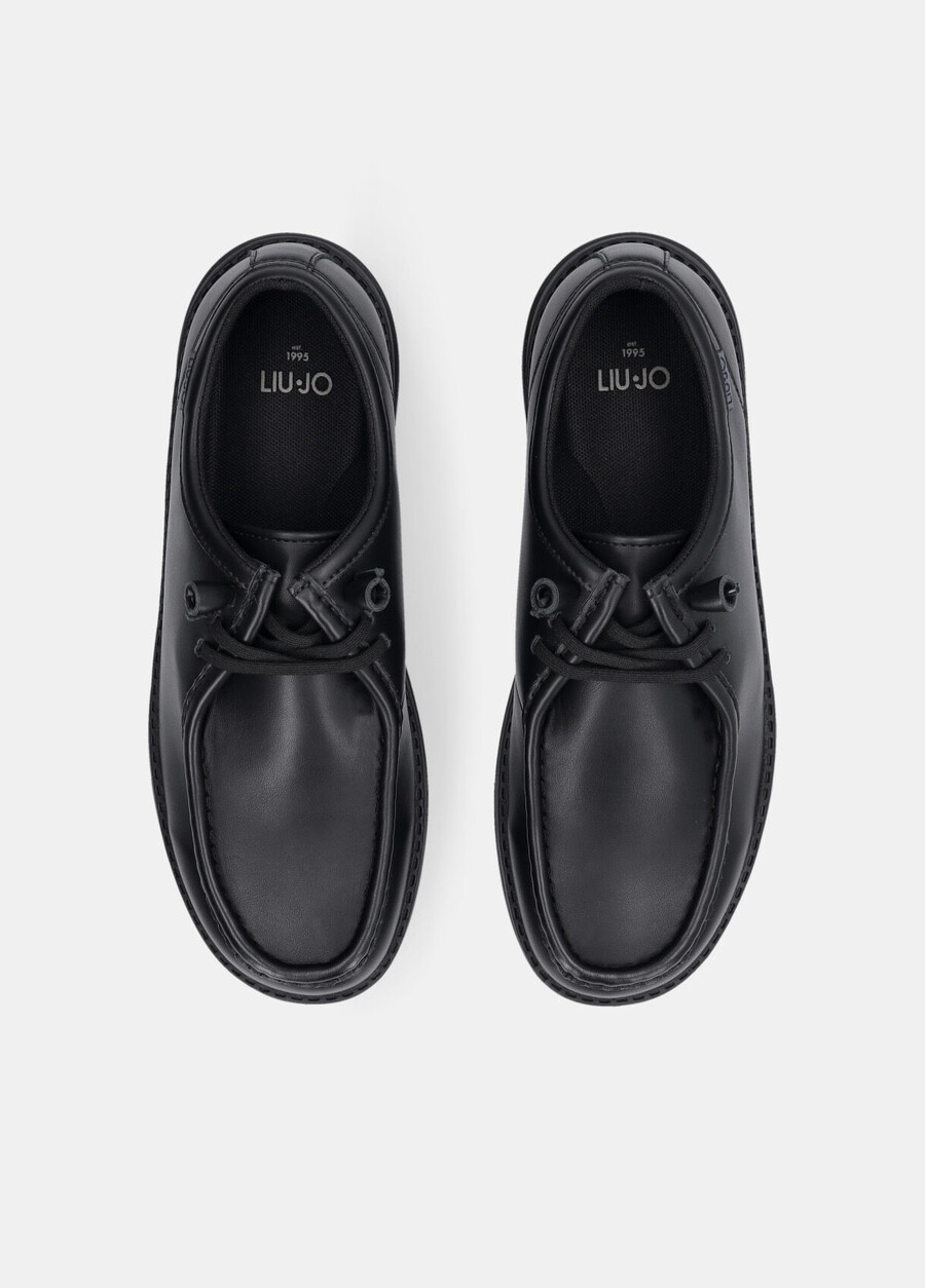 mocassins en cuir à lacets