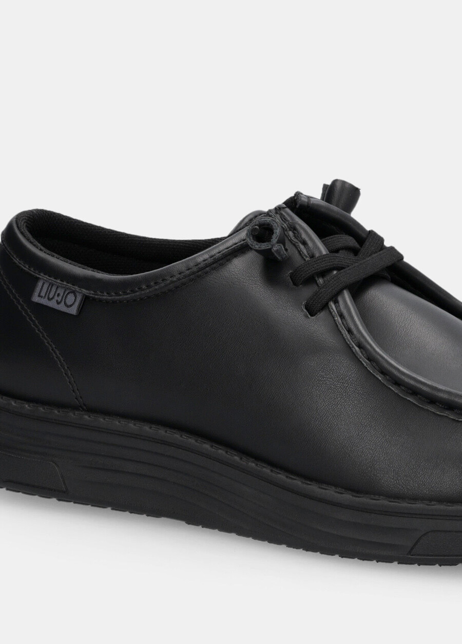 mocassins en cuir à lacets