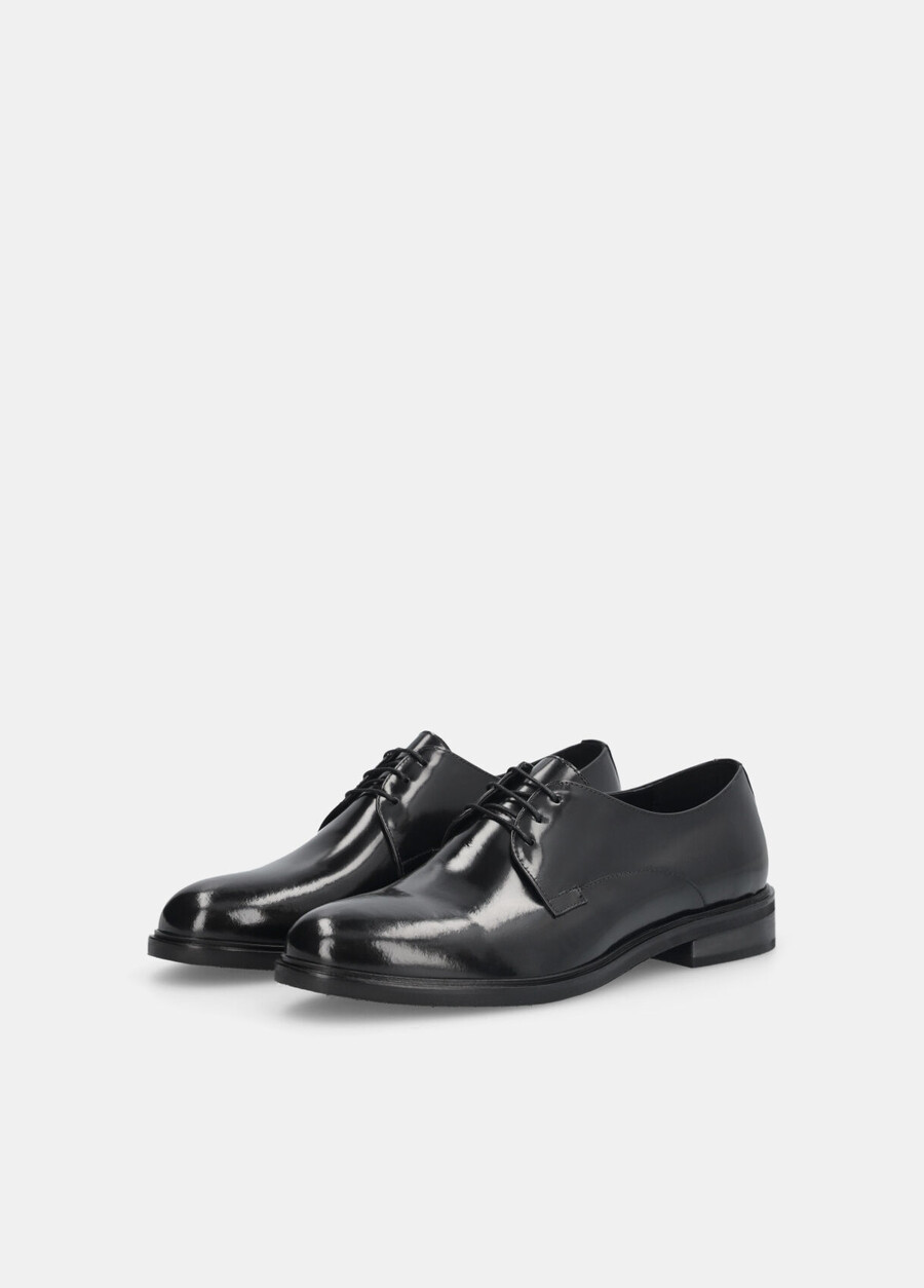 chaussures en cuir à lacets