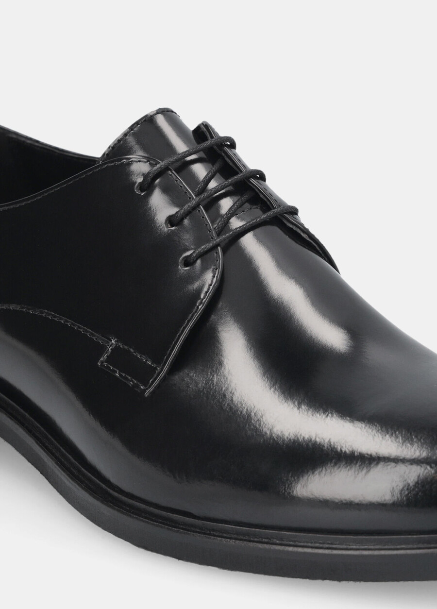 chaussures en cuir à lacets