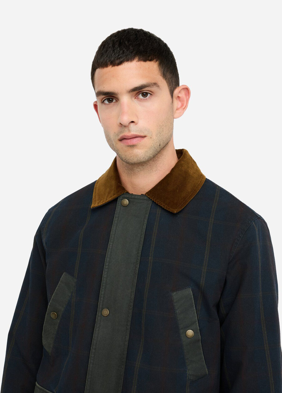 veste en tissu à carreaux